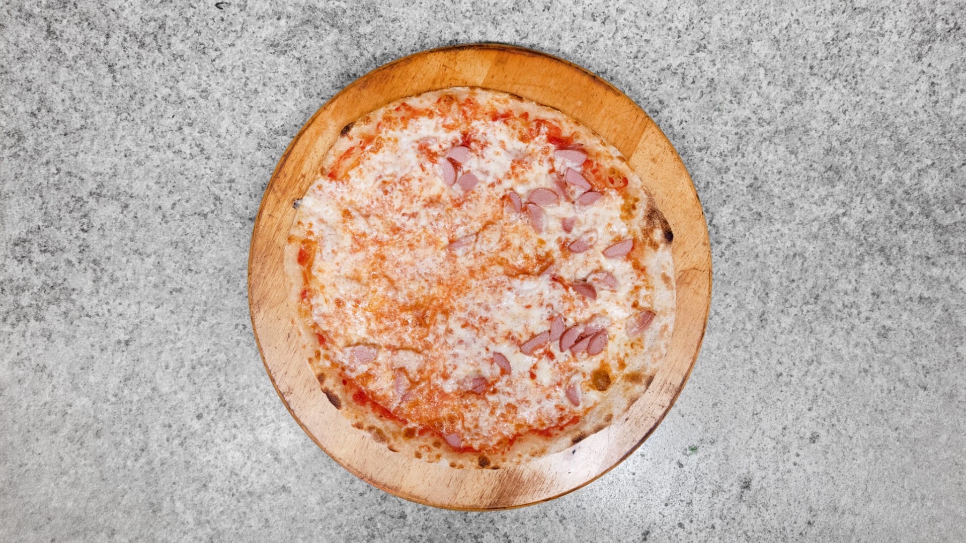 Pizza wurstel